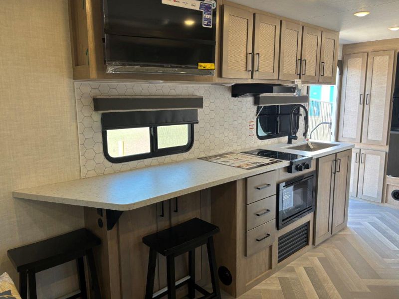 2026 Ember RV E-Series 21FBE - Image 17