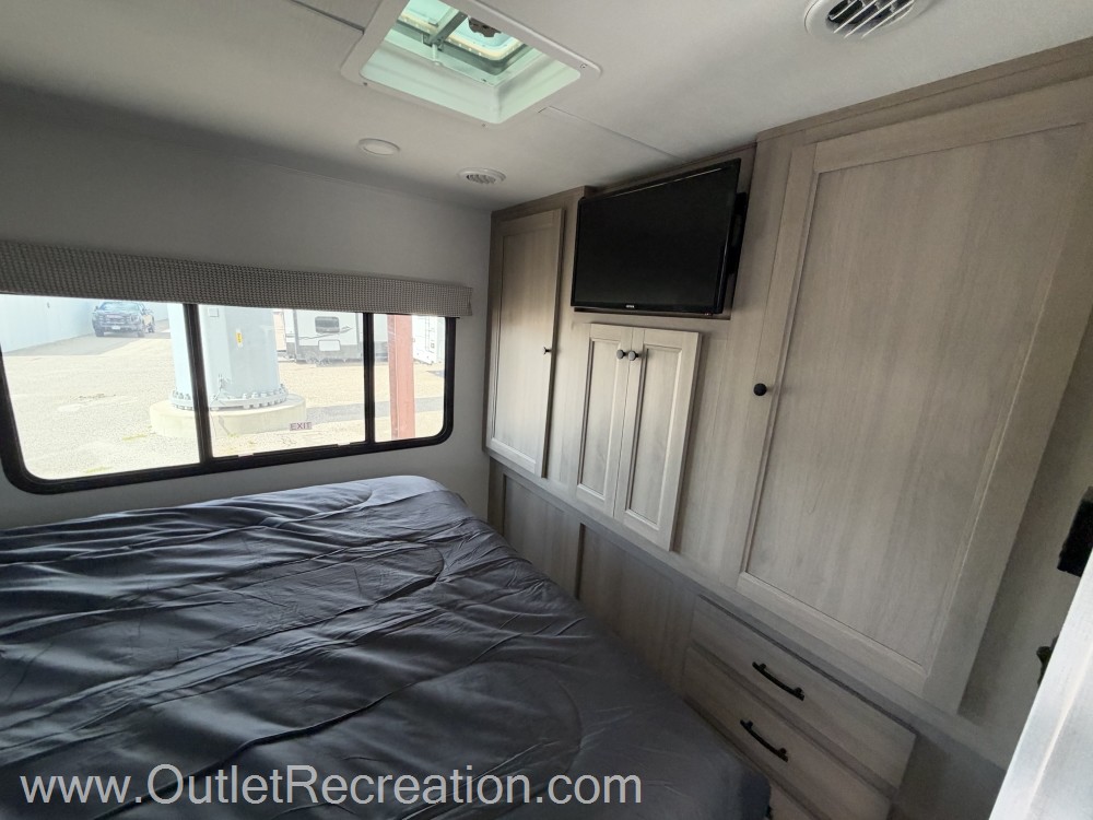 2025 Forest River Sunseeker 3010DS - Image 20