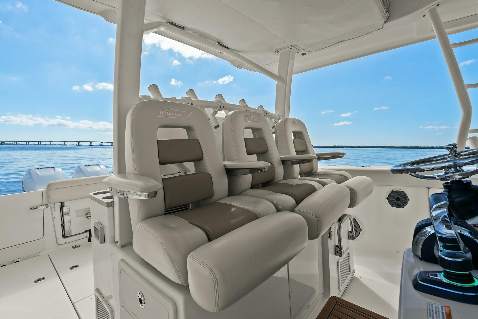2019 Boston Whaler 380 Outrage - Image 9