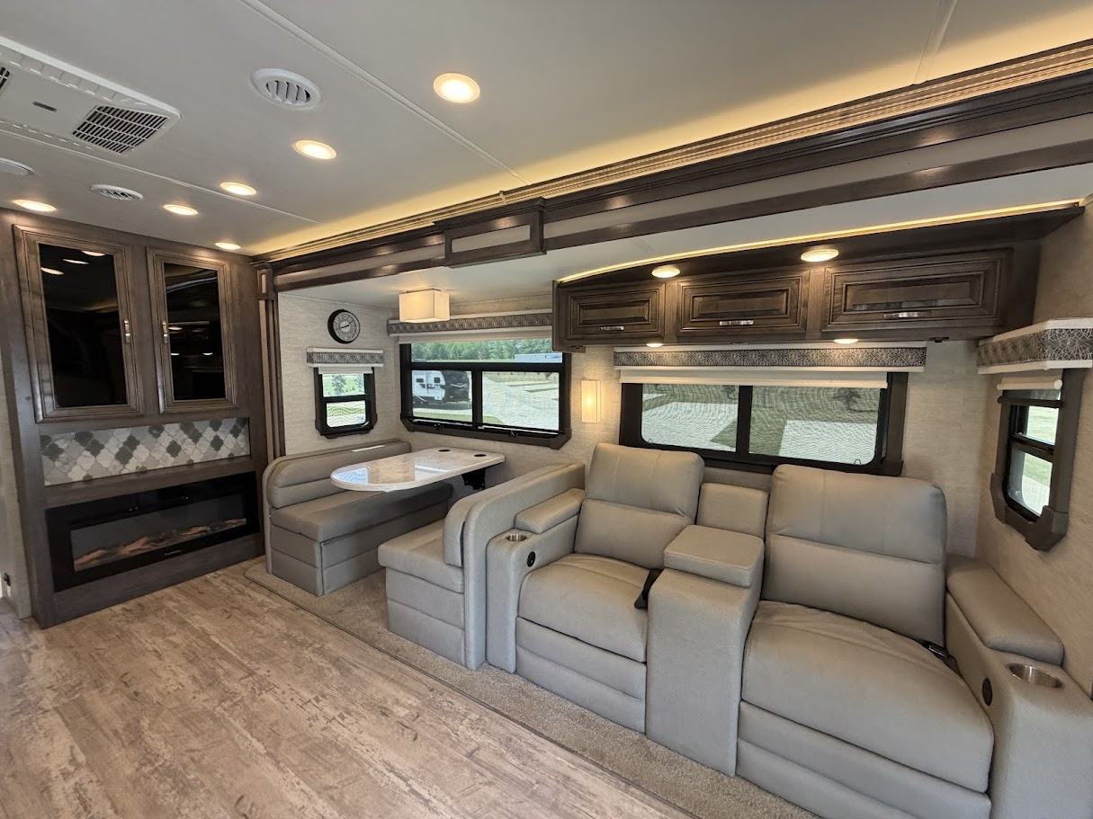 2022 JAYCO SENECA 37M - Image 7