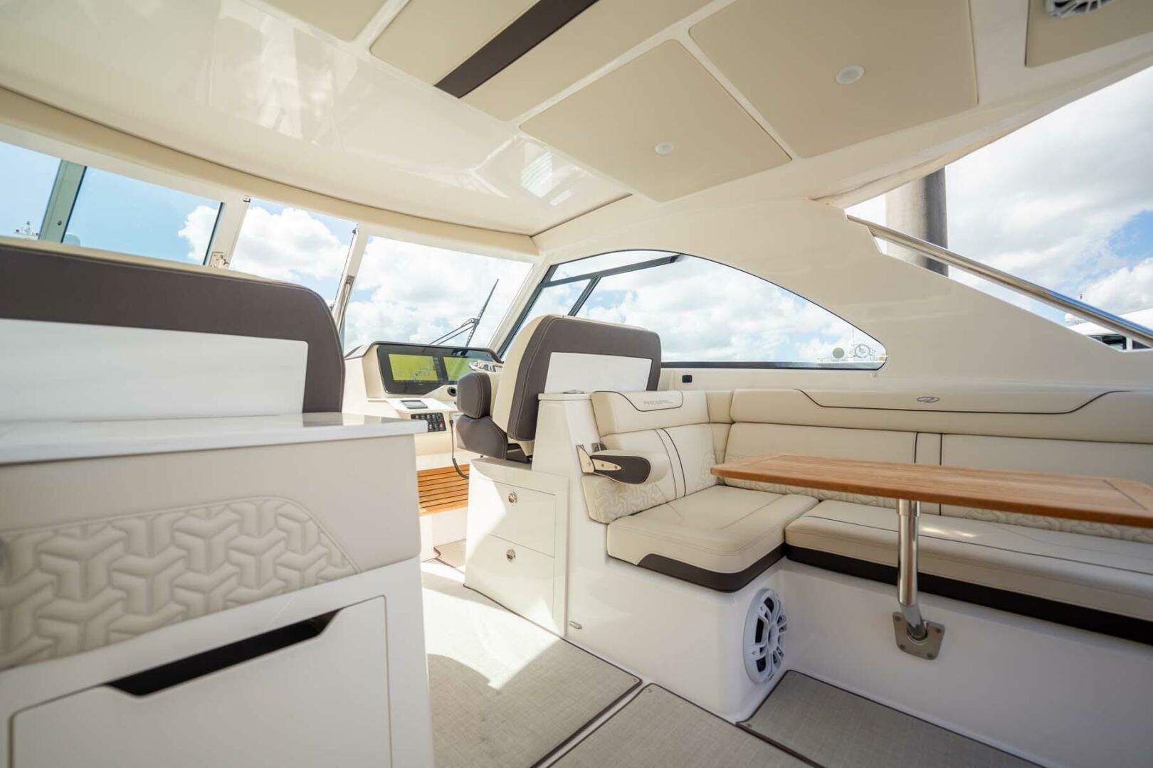 2022 Regal LX36 - Image 24