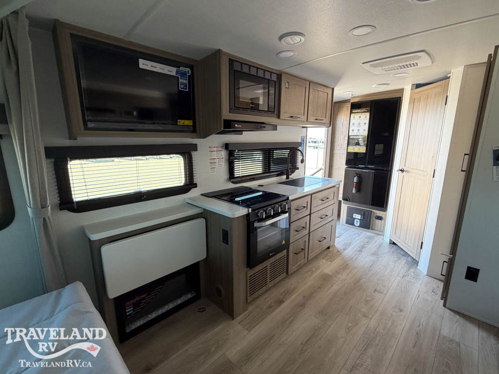 2027 Forest River Rockwood Mini Lite 2205S - Image 9