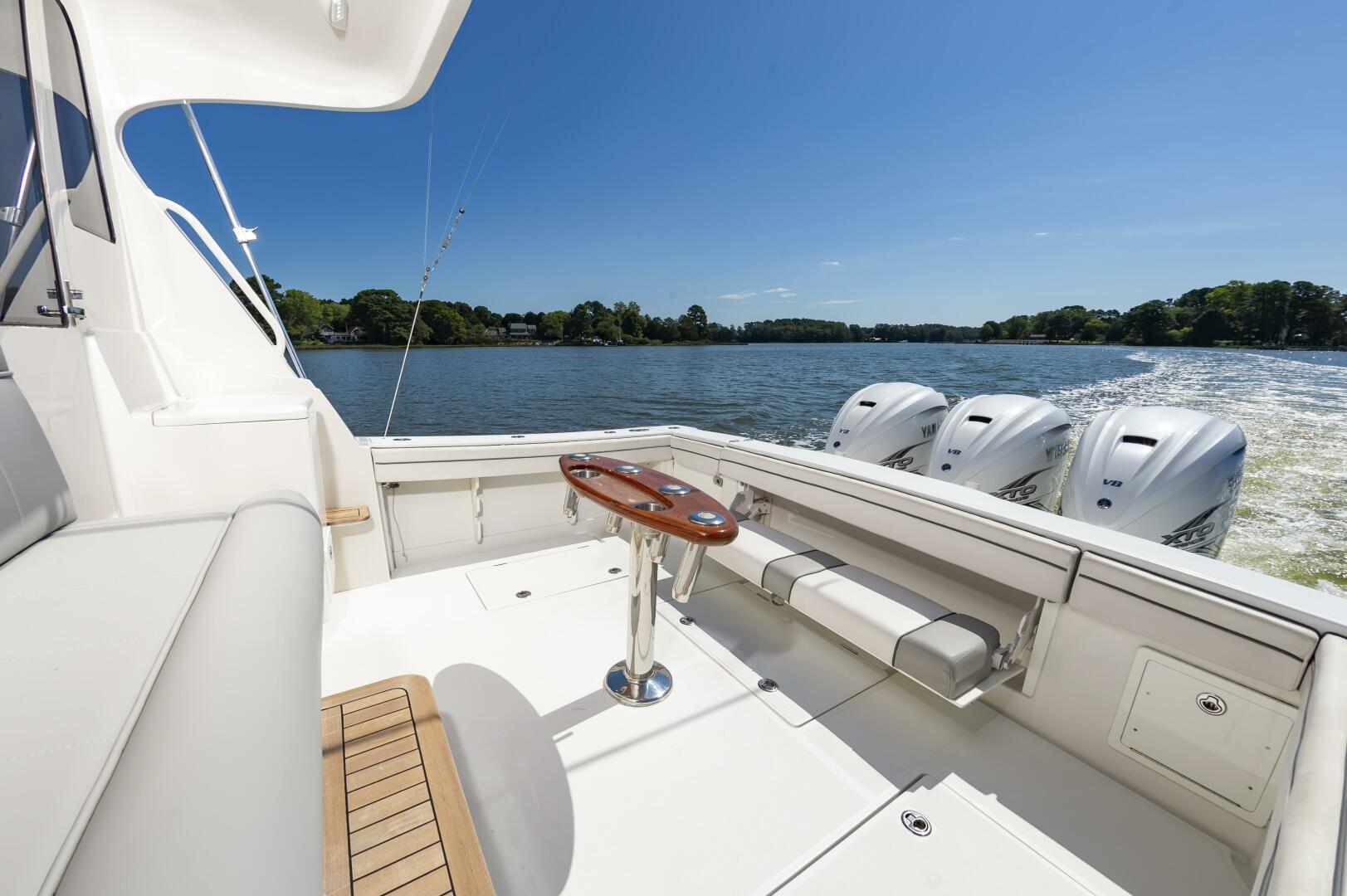 2014 Jupiter 41 Sport Bridge - Image 12