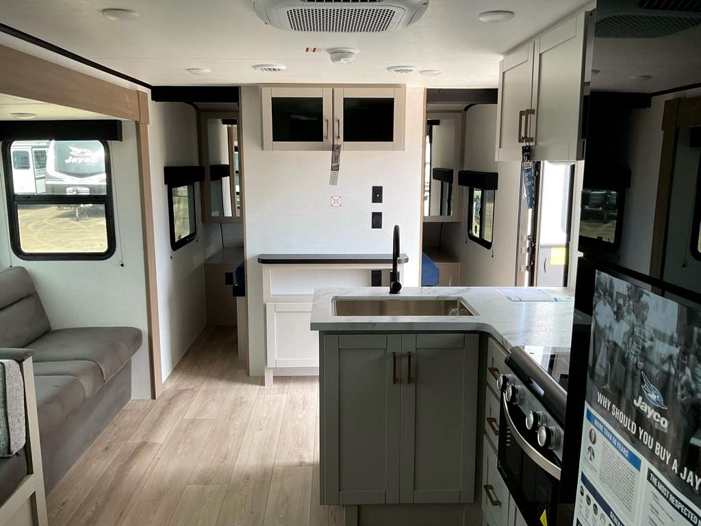 2027 JAYCO Jay Feather 26BHSL - Image 8