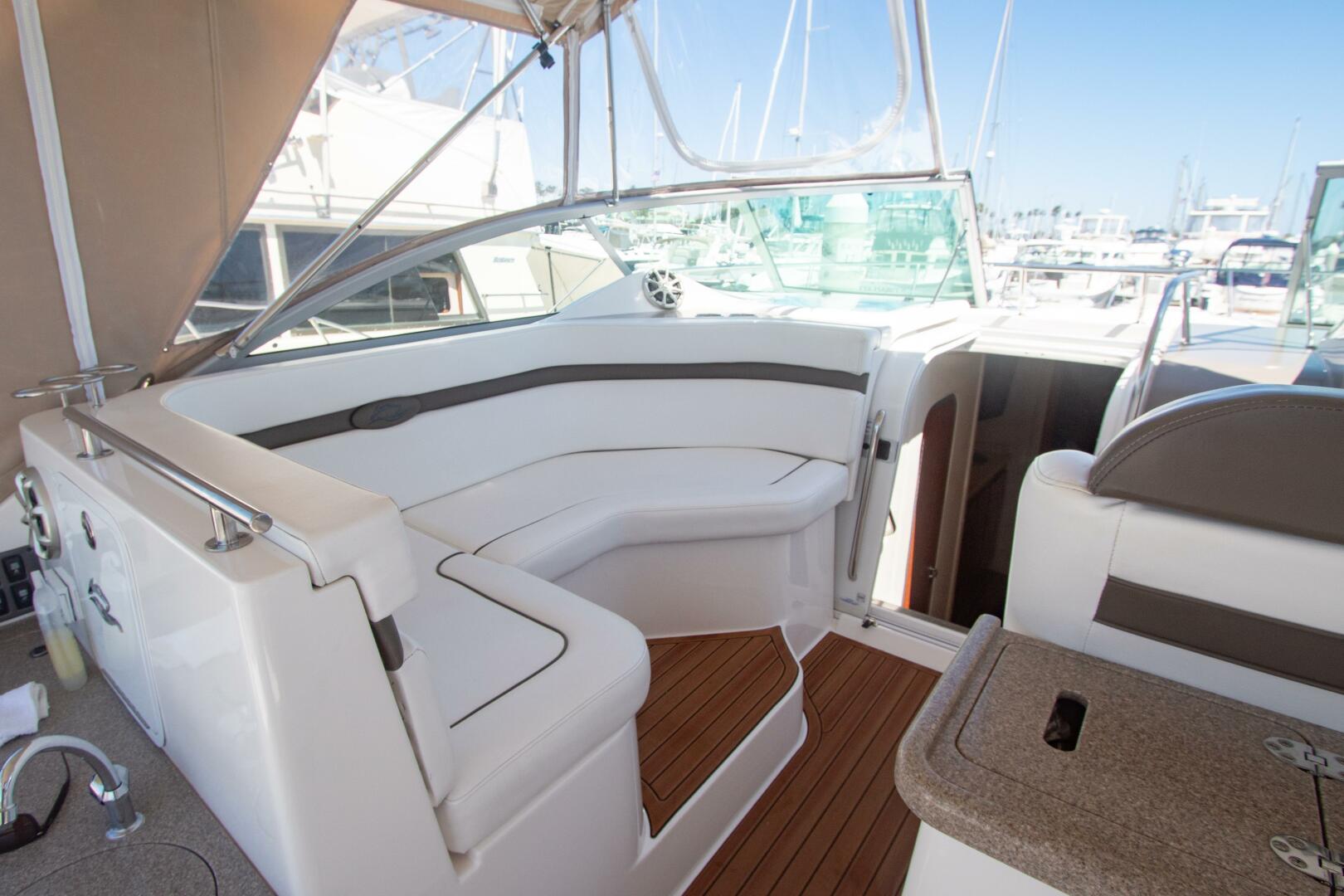 2008 Rinker 40 Express Cruiser - Image 18