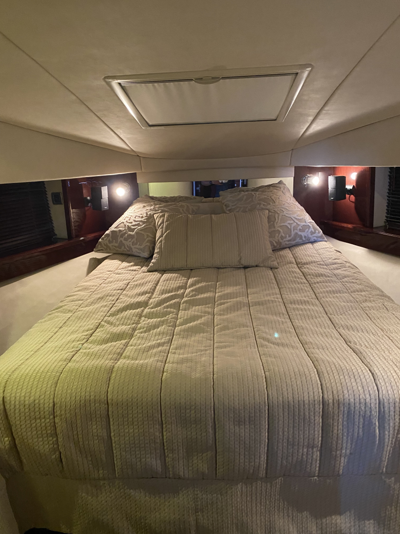 2008 Sea Ray 48 Sundancer - Image 10