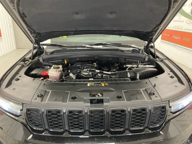 2024 Jeep Grand Cherokee Utility 4D Altitude 4WD - Image 14