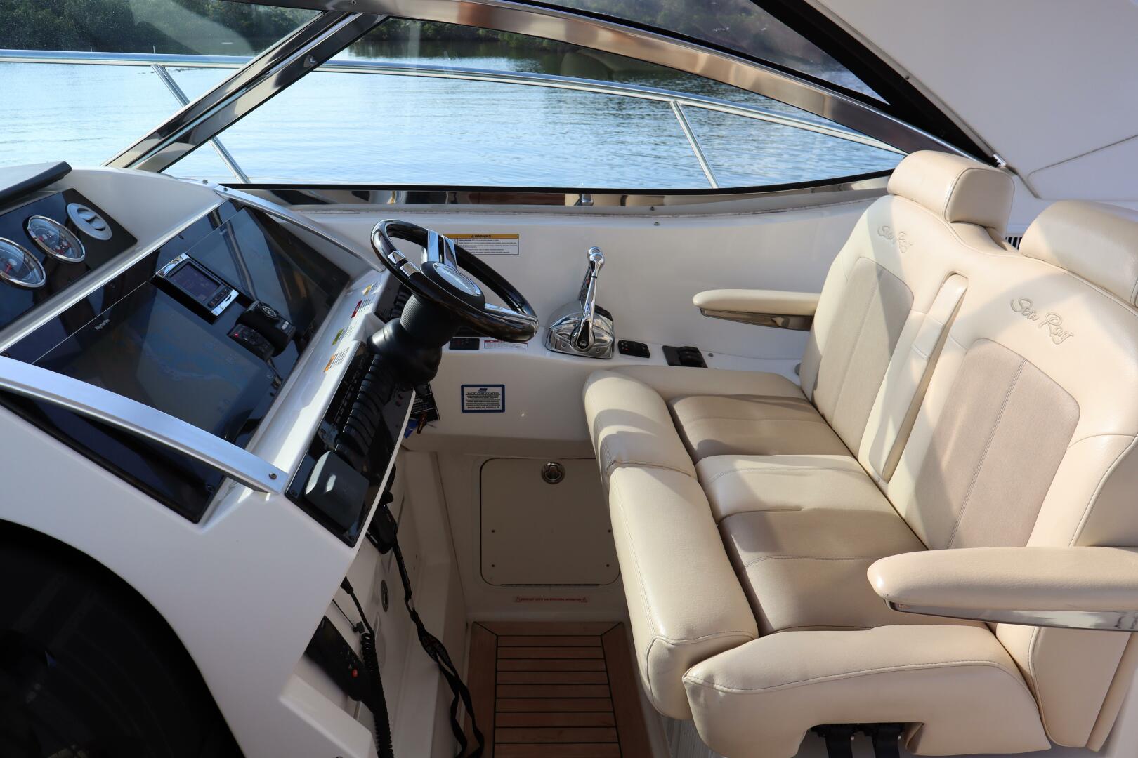 2015 Sea Ray 410 Sundancer - Image 3