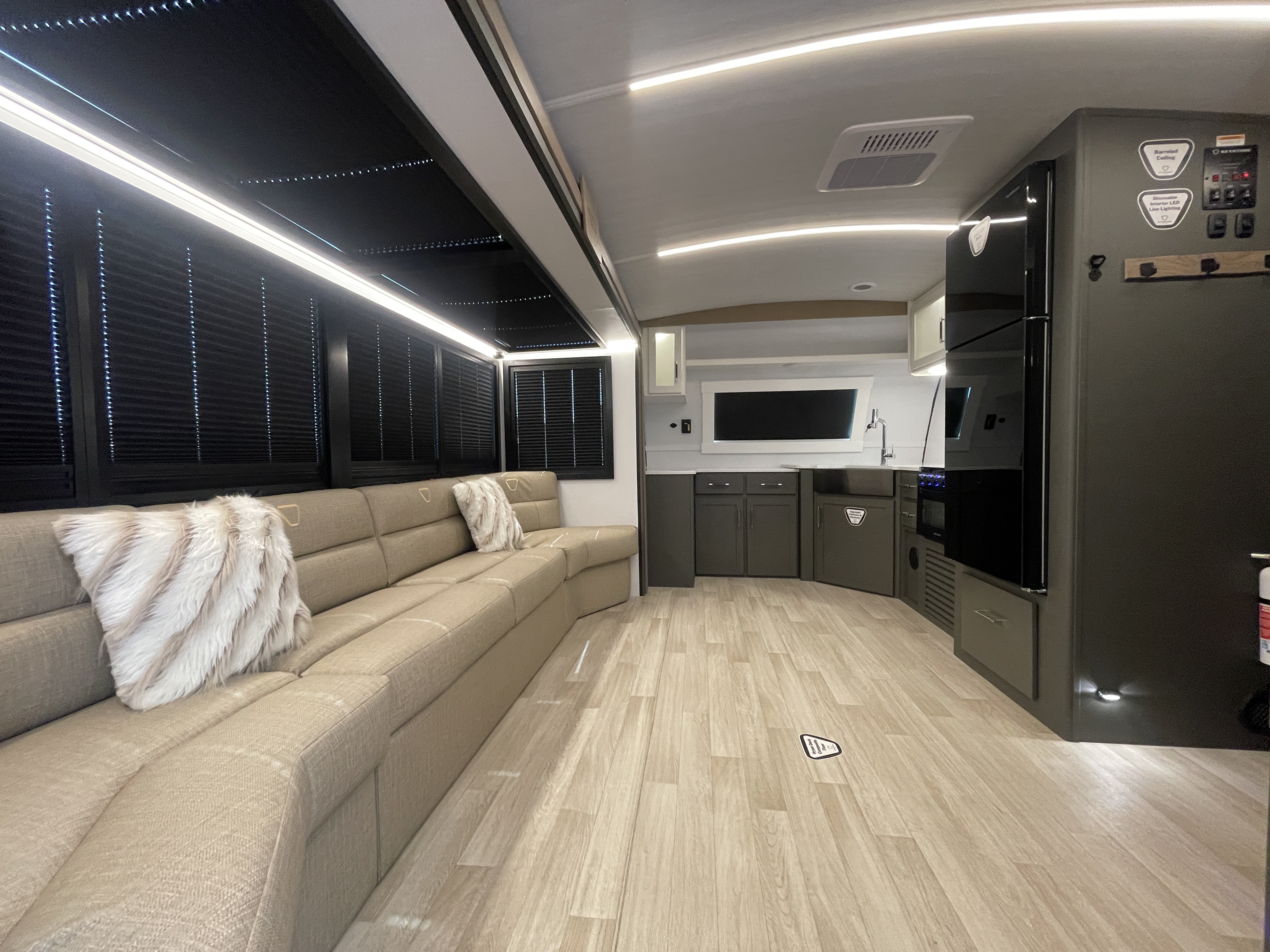 2026 Keystone Bullet Premium 265FKS - Image 12