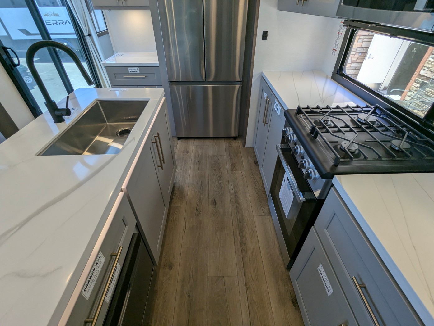 2026 Alliance RV Benchmark 42LFT - Image 26