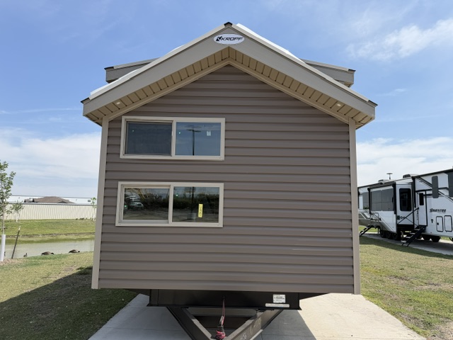 2027 KROPF LAKESIDE 8182WD - Image 2