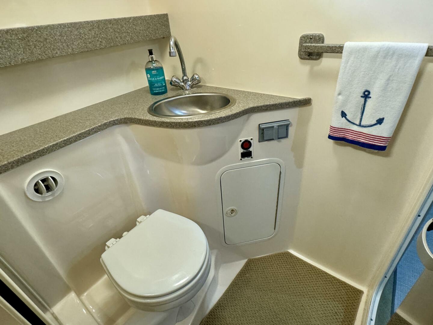 2004 Rinker 342 Fiesta Vee - Image 67