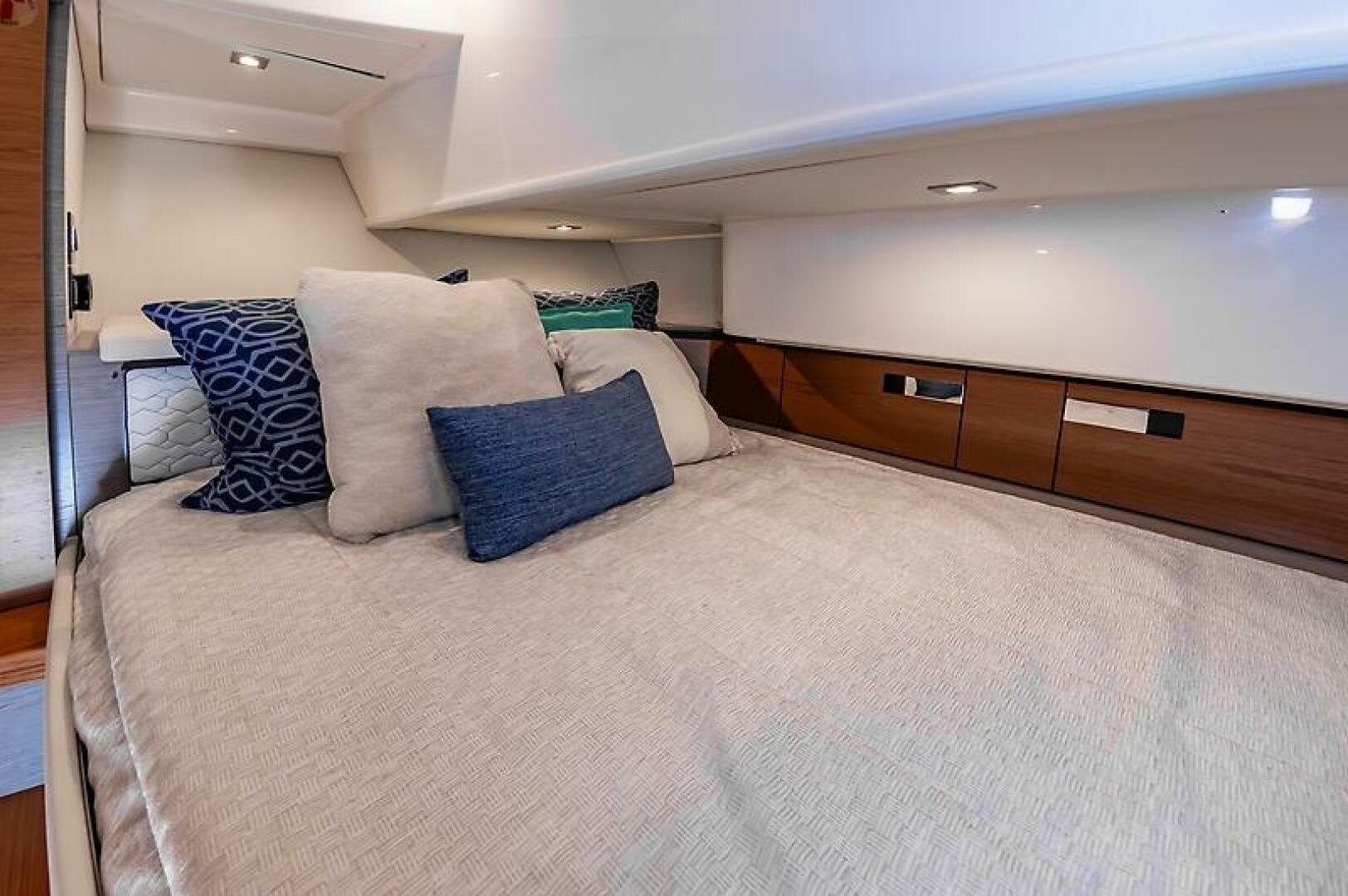2023 TIARA YACHTS TIARA YACHTS 38 LS Base - Image 38