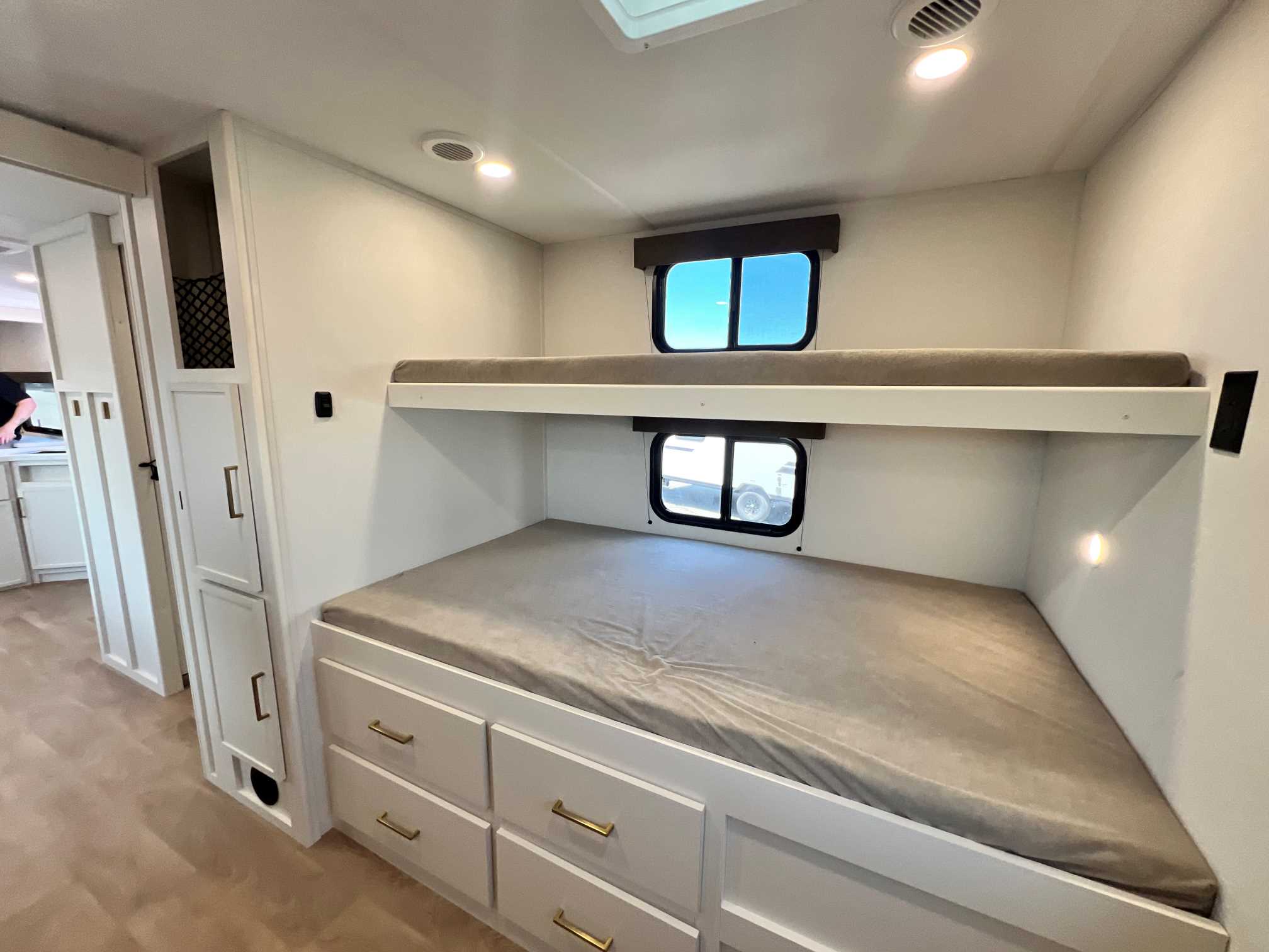 2027 Grand Design Transcend 335BHT - Image 21