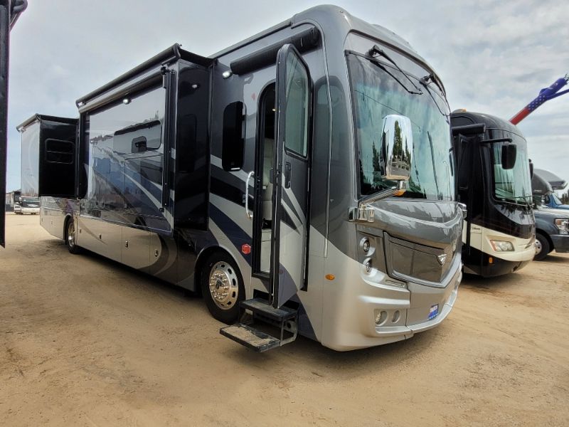 2022 Fleetwood Discovery 38K - Image 1