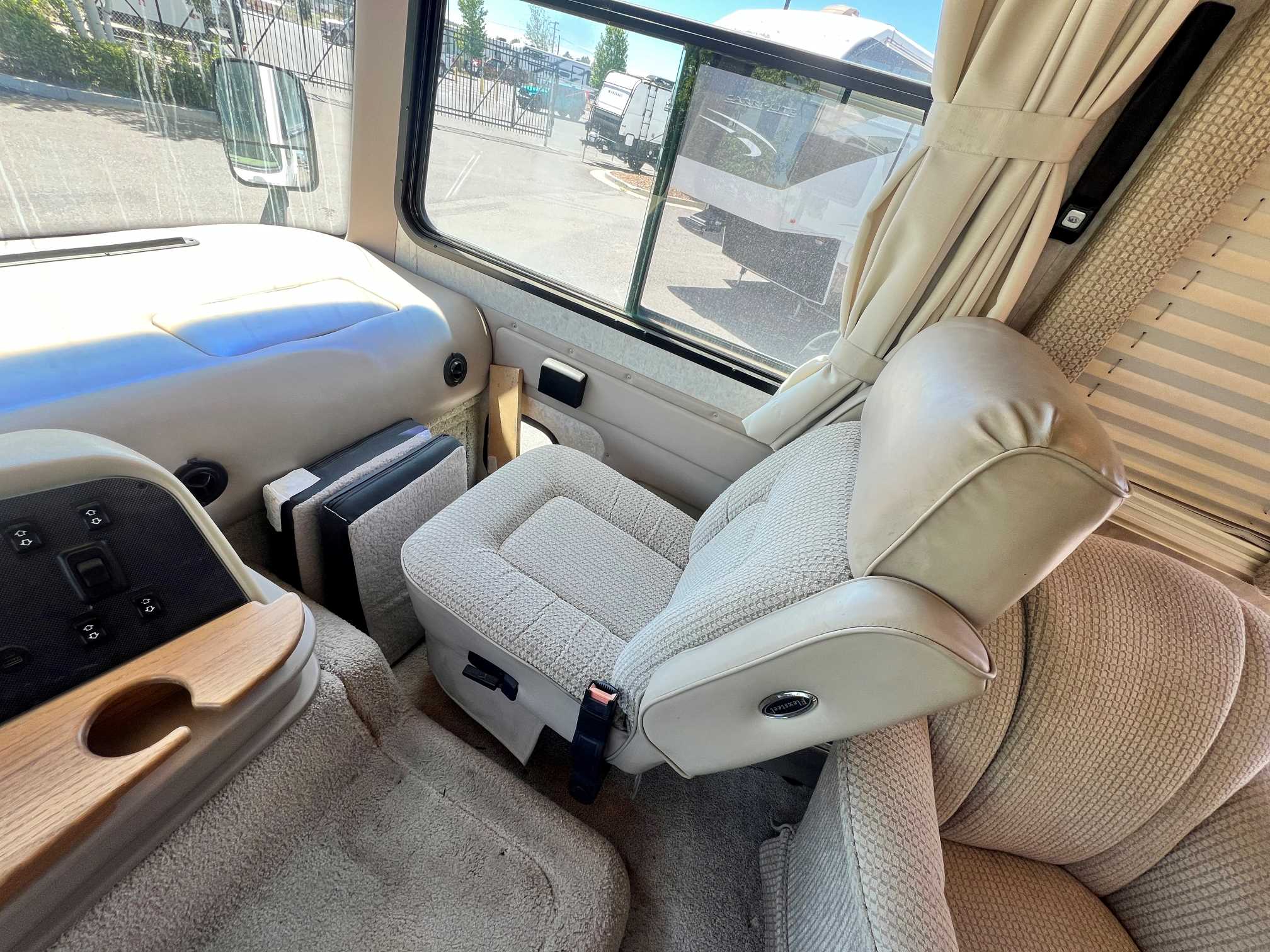 2005 Tiffin Allegro Bay 34XB - Image 7