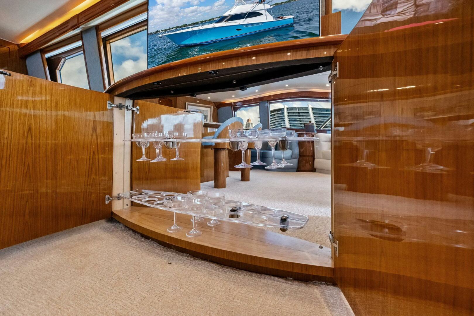 2012 Viking 82 Convertible - Image 16