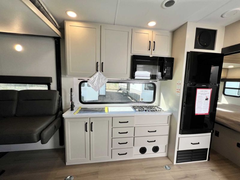 2026 Grand Design Momentum G-Class 21G - Image 12