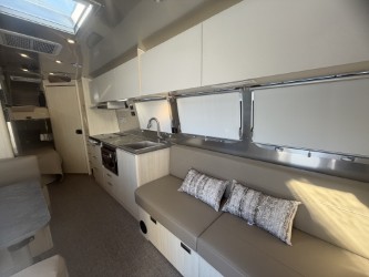 2026 AIRSTREAM FLYING CLOUD 30FBBT - Image 9