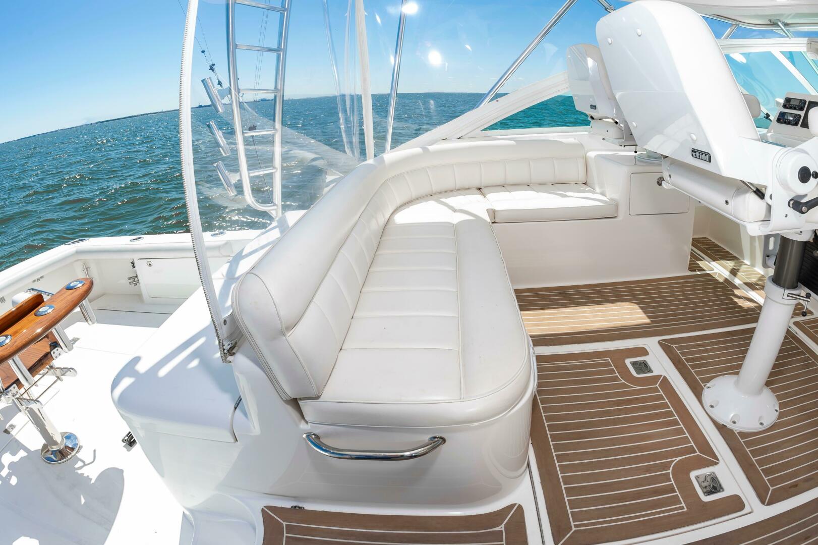 2008 Cabo 40 Express - Image 24