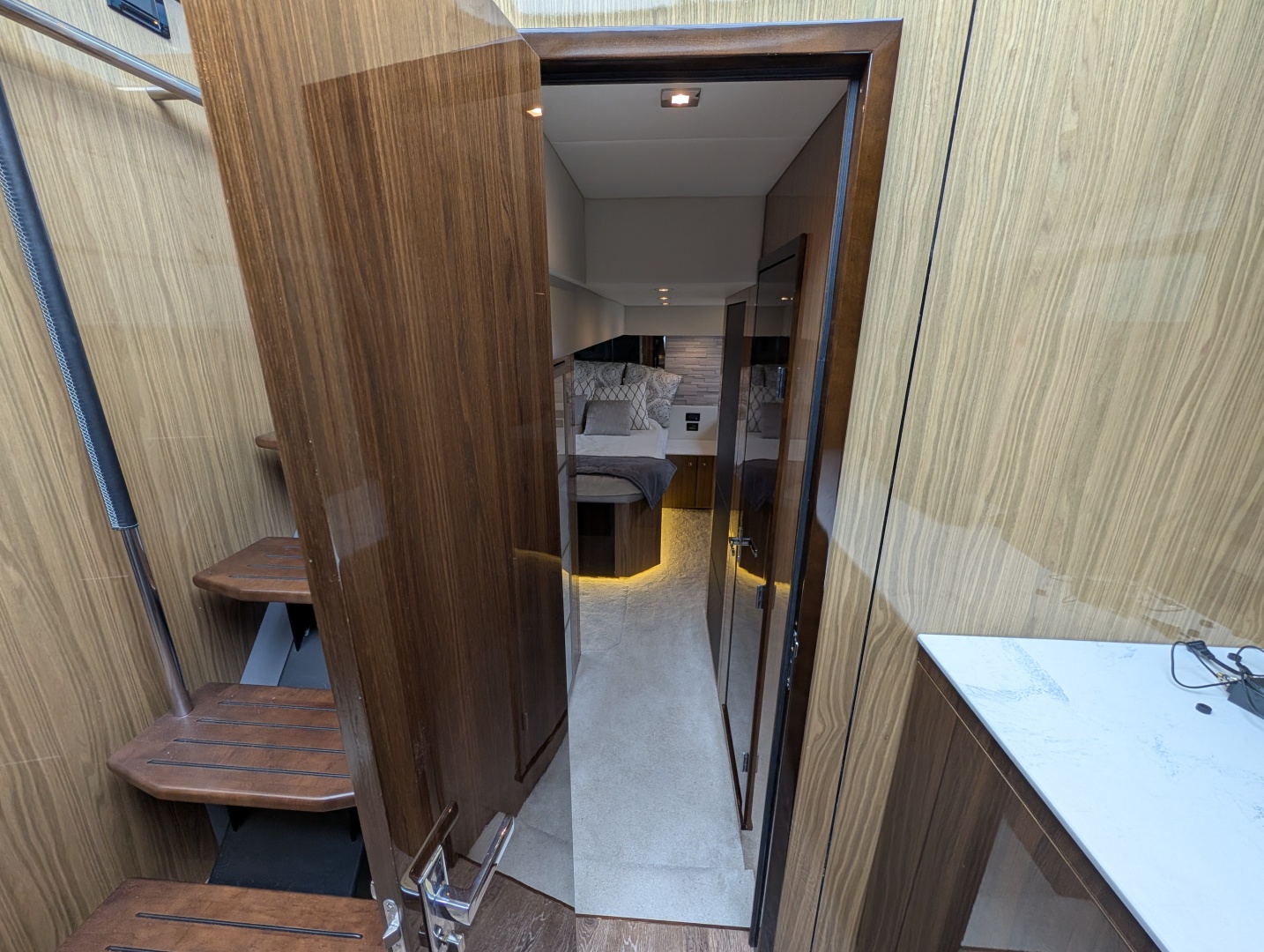 2022 Cruisers Yachts 54 Cantius - Image 29