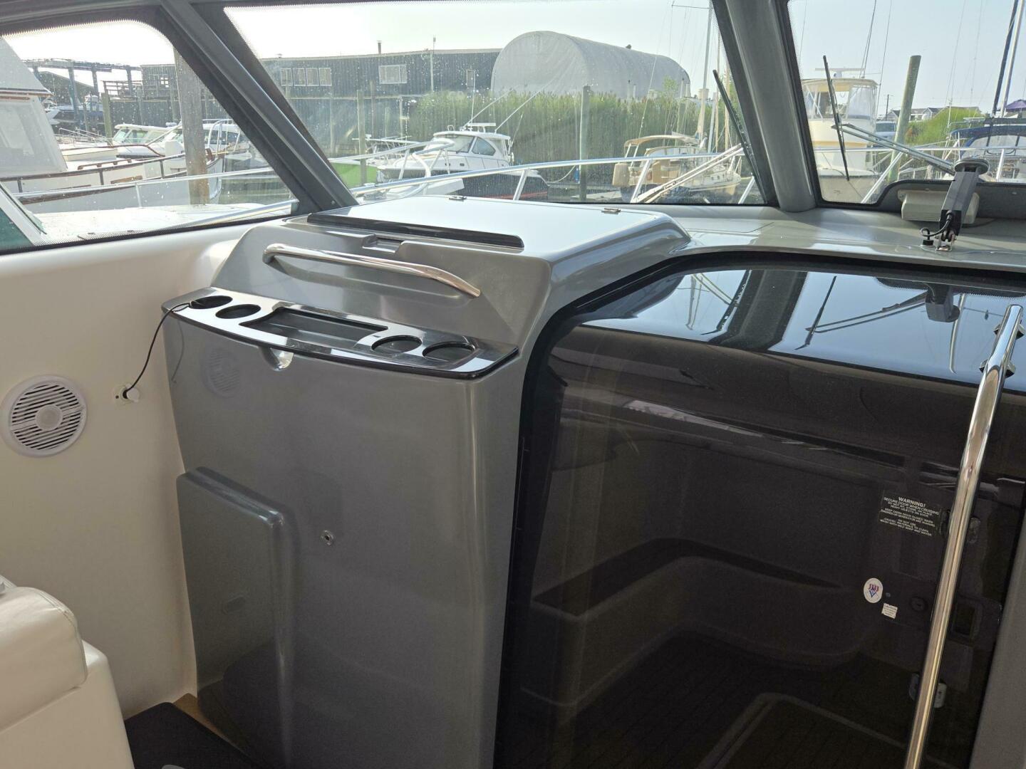 2001 Tiara Yachts 3800 Express - Image 26