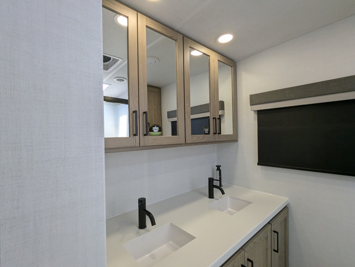 2026 Forest River Rockwood Signature 8263MBR - Image 25