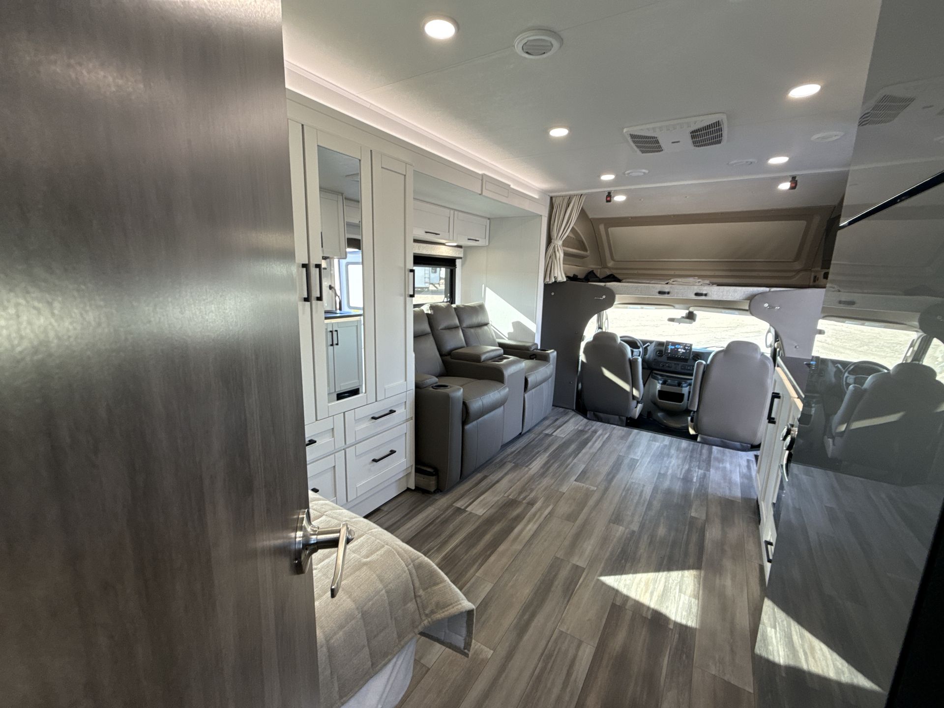 2026 Entegra Coach Odyssey 24B - Image 25