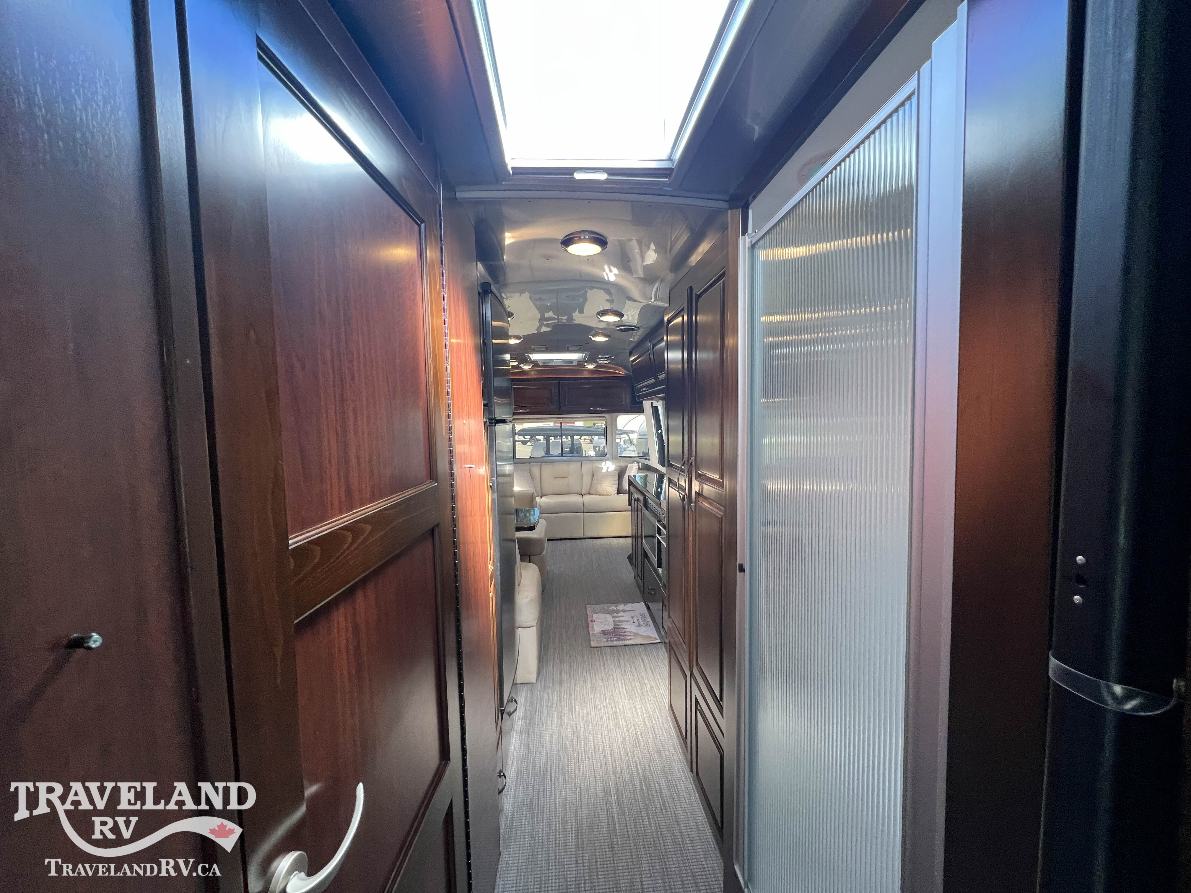 2020 Airstream Classic 30RB Twin - Image 7