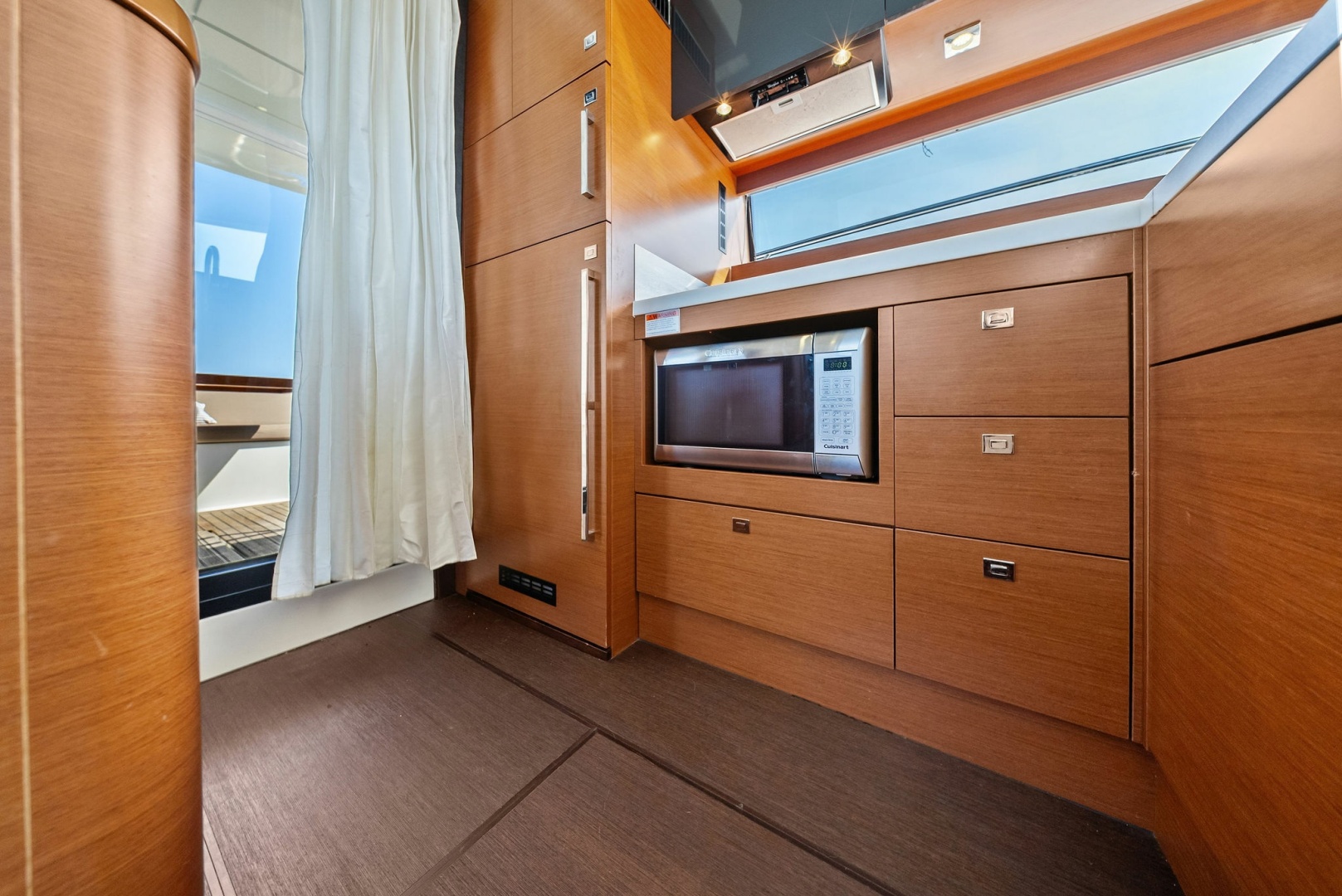 2015 Prestige 550 Base - Image 26