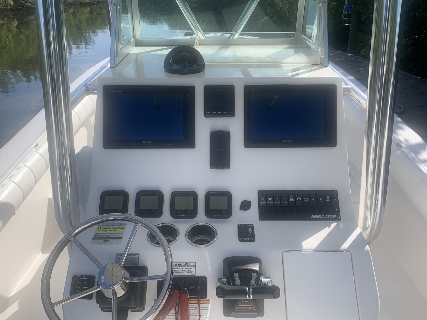 2010 Regulator 26 Forwarding Seating - Image 11