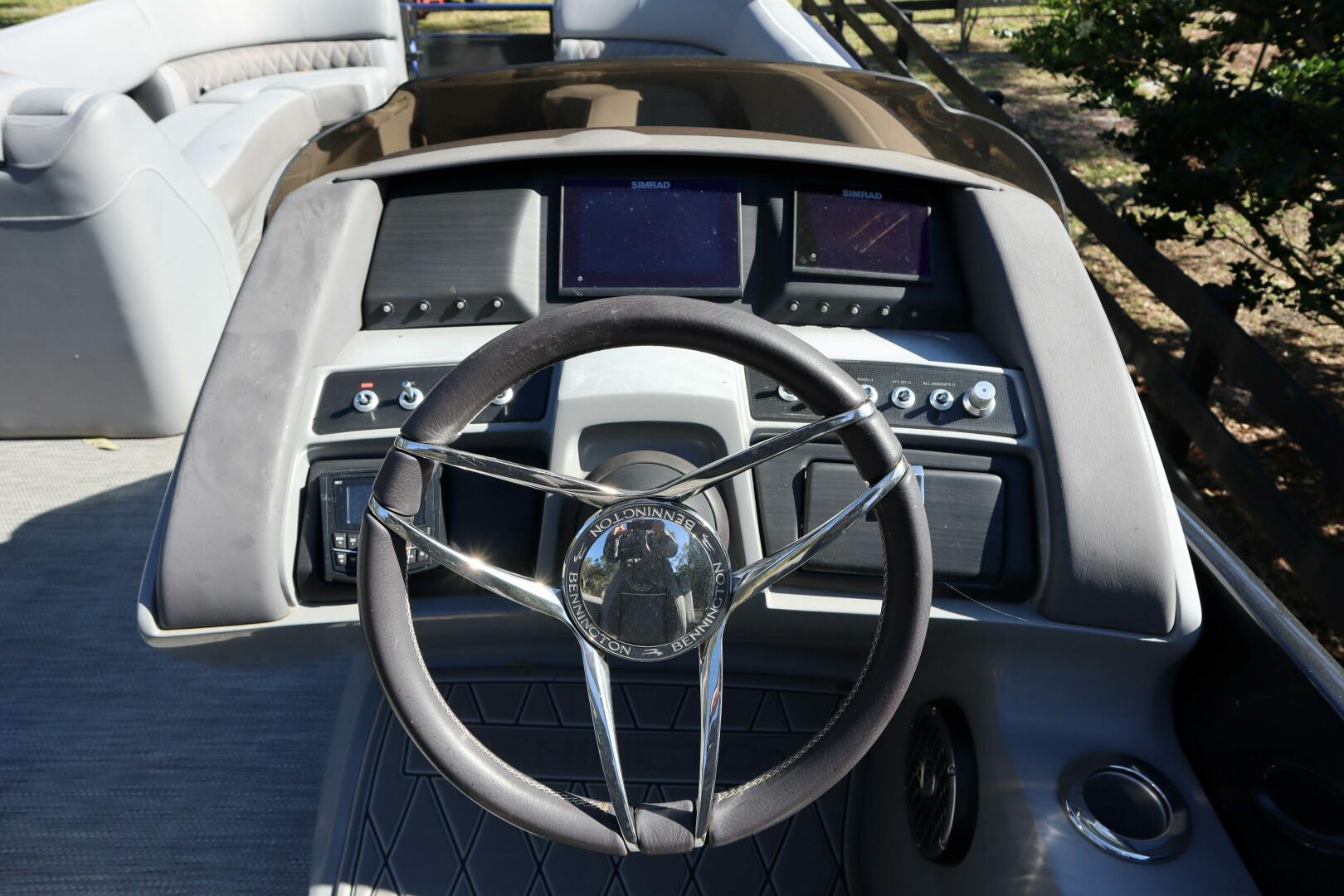 2021 Bennington RX25 Sport - Image 28