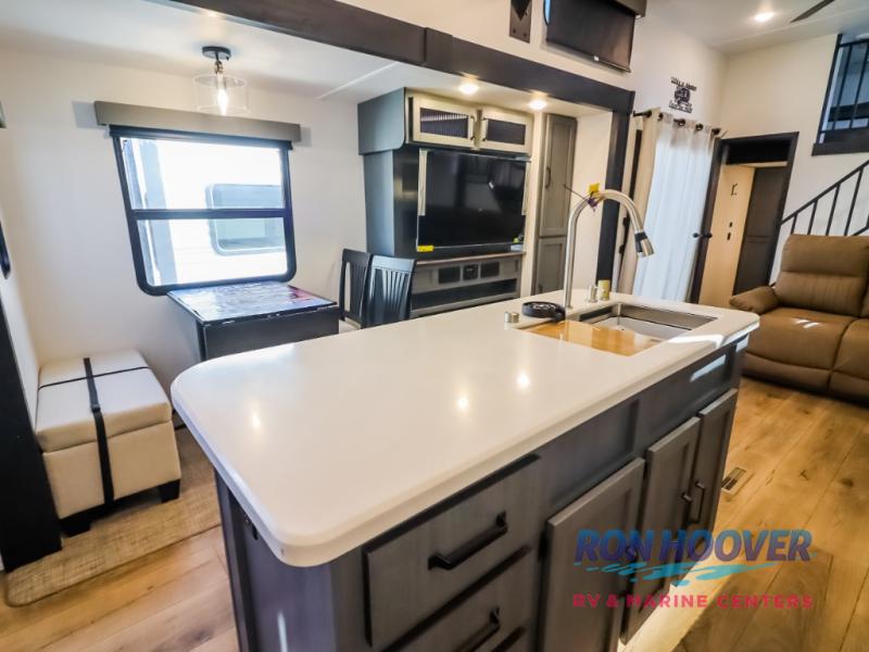 2026 PALOMINO PUMA 420LFT - Image 9