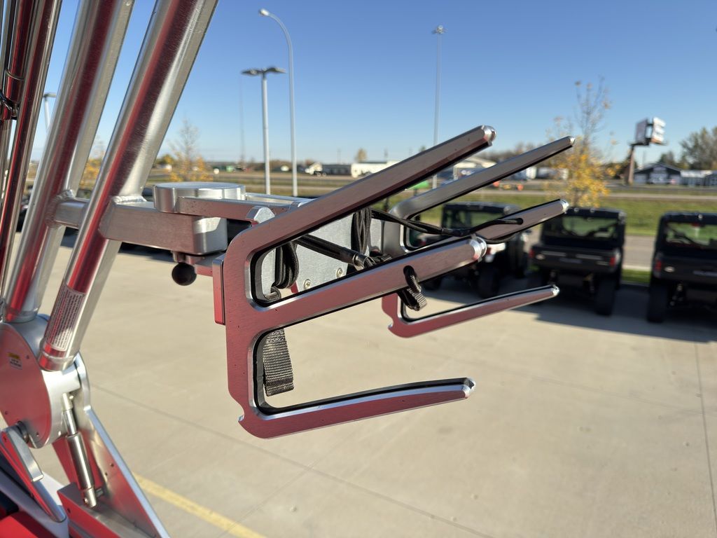 2019 MasterCraft XT22 - Image 25