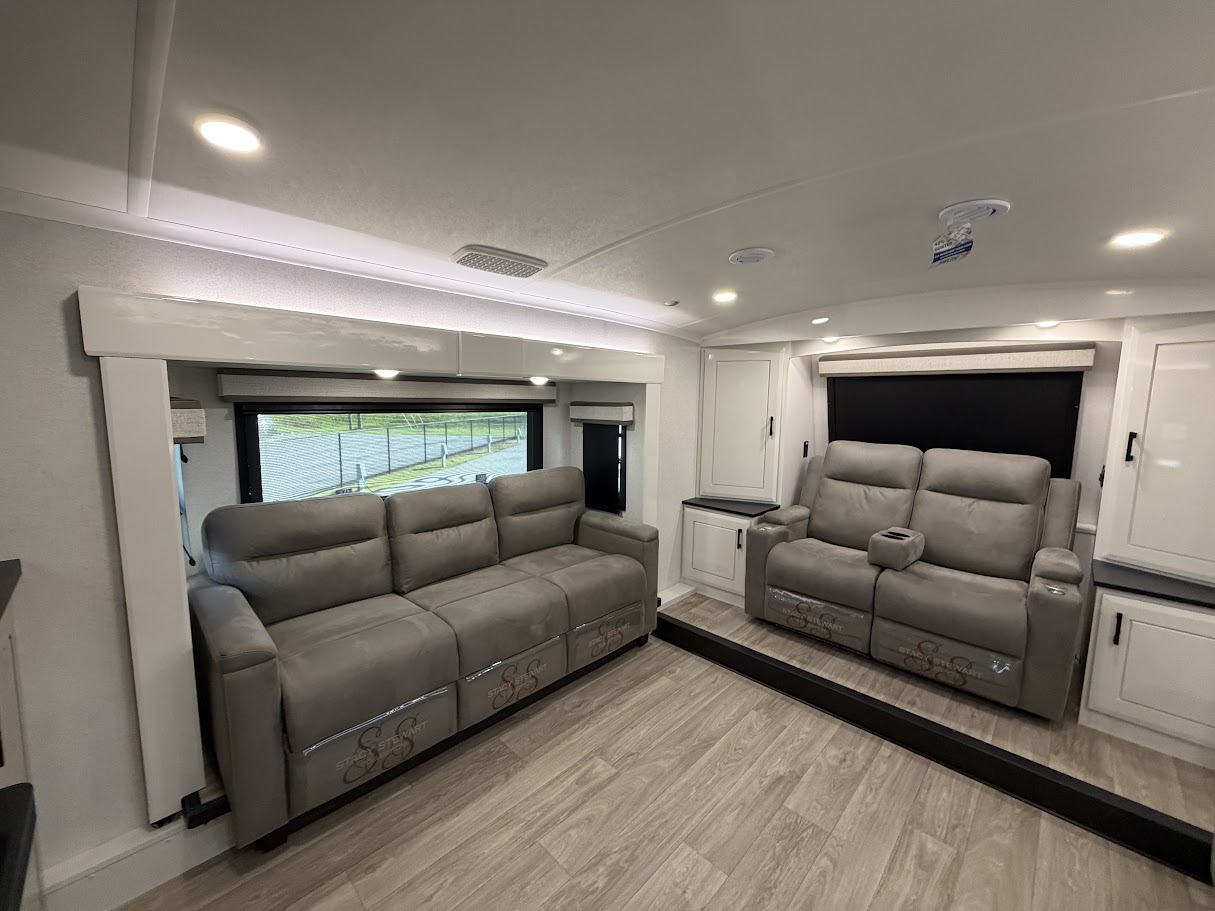 2027 JAYCO PINNACLE 39FLOK - Image 26