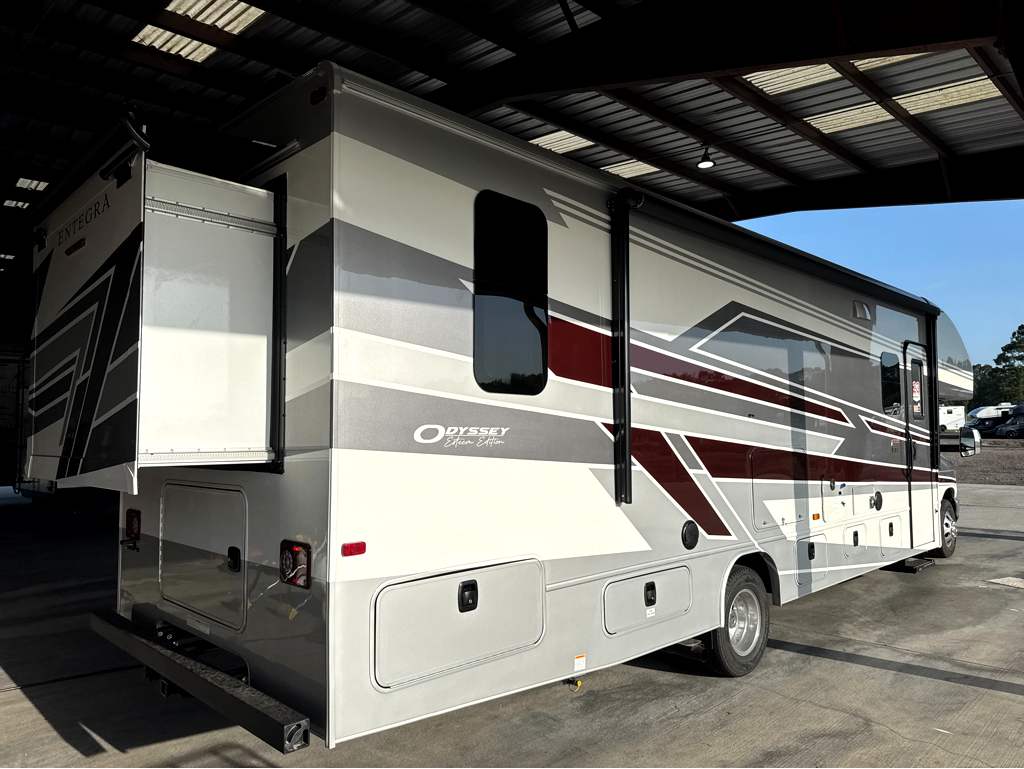 2027 ENTEGRA COACH ODYSSEY 30Z - Image 8