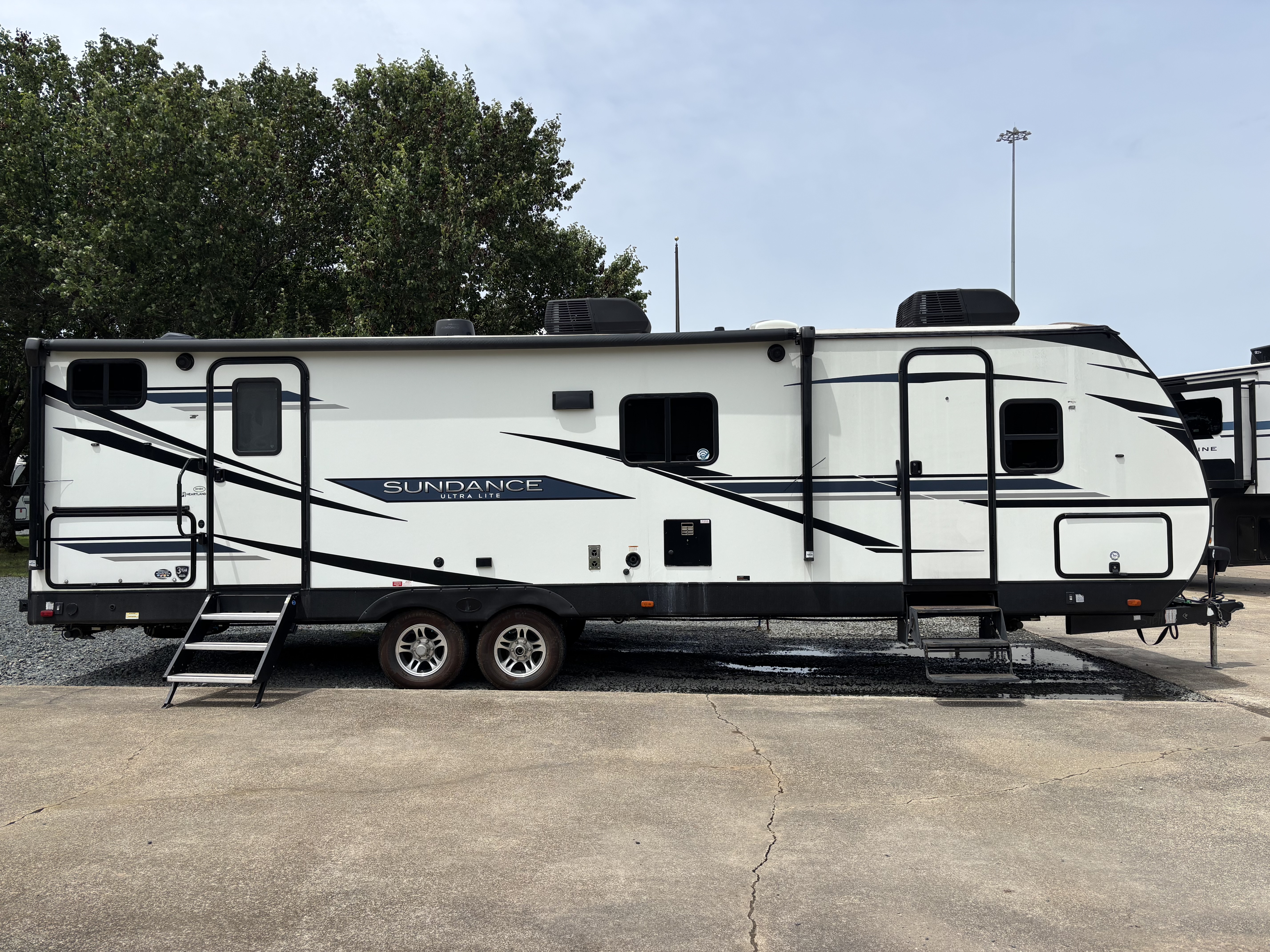 2022 Heartland Sundance Ultra-Lite SDTT 301 BH - Image 2
