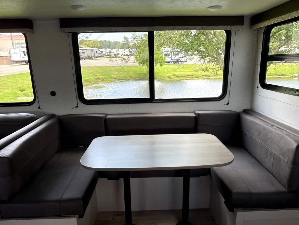 2027 JAYCO JAY FLIGHT 330TBS - Image 16