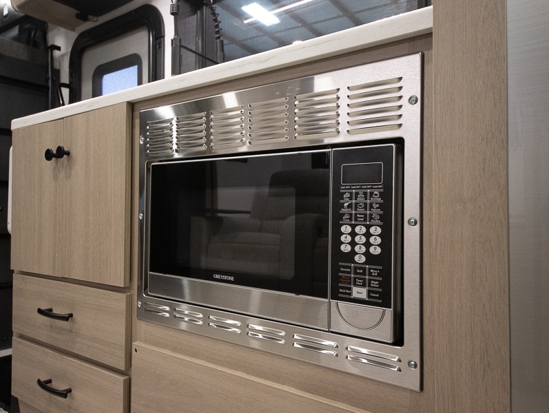 2025 Forest River Sunseeker 2400BDS - Image 13