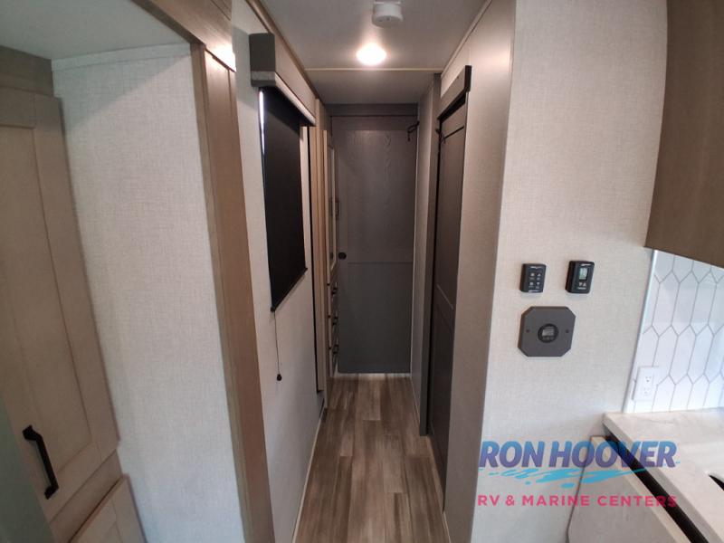 2023 GRAND DESIGN 296RDTS - Image 41