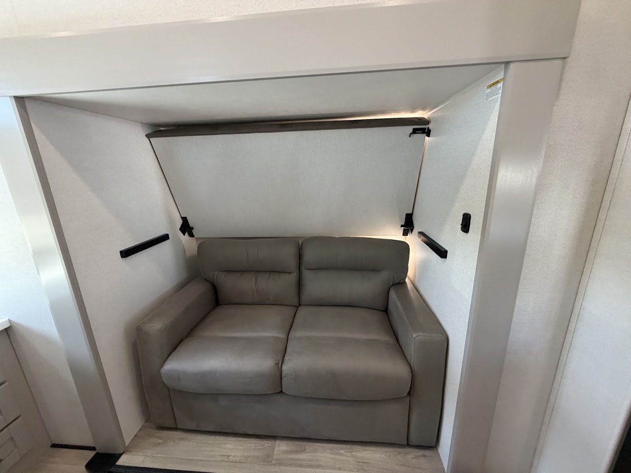 2027 JAYCO NORTH POINT 391TBBH - Image 39