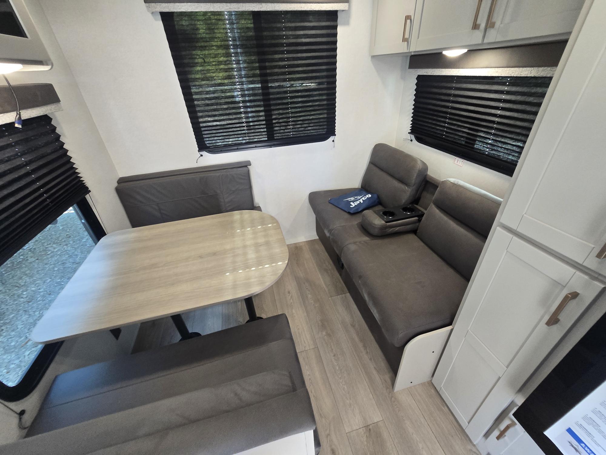 2027 Jayco Jay Flight SLX 210QB - Image 22