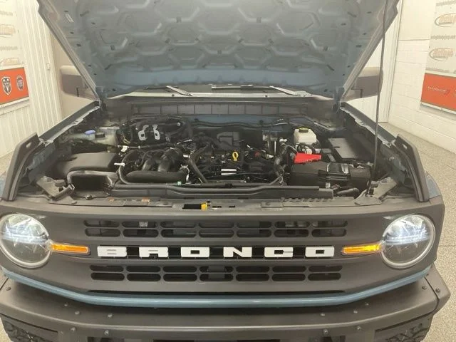 2022 Ford Bronco Utility 4D Black Diamond 4WD - Image 10