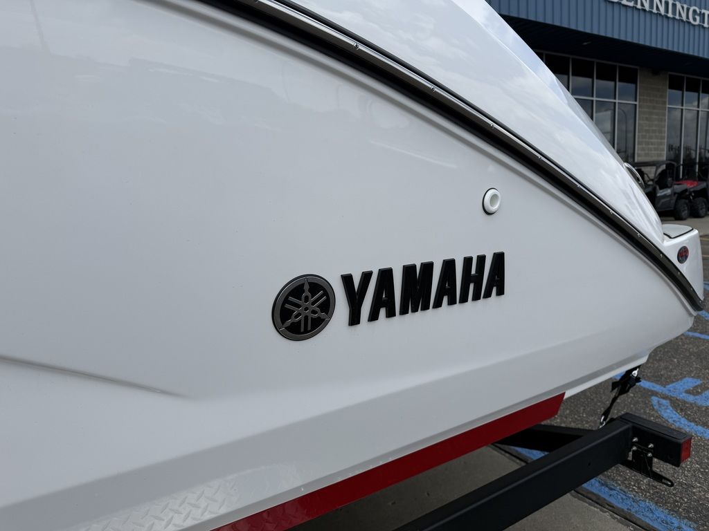 2026 Yamaha Boats 222XD - Image 3