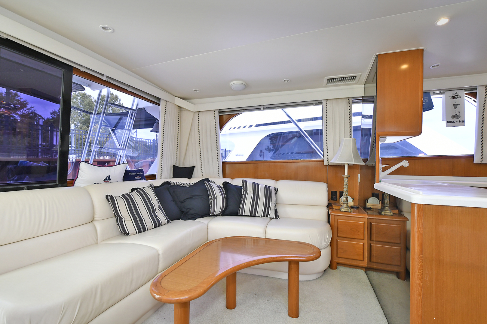 1997 Viking 47 Convertible - Image 17