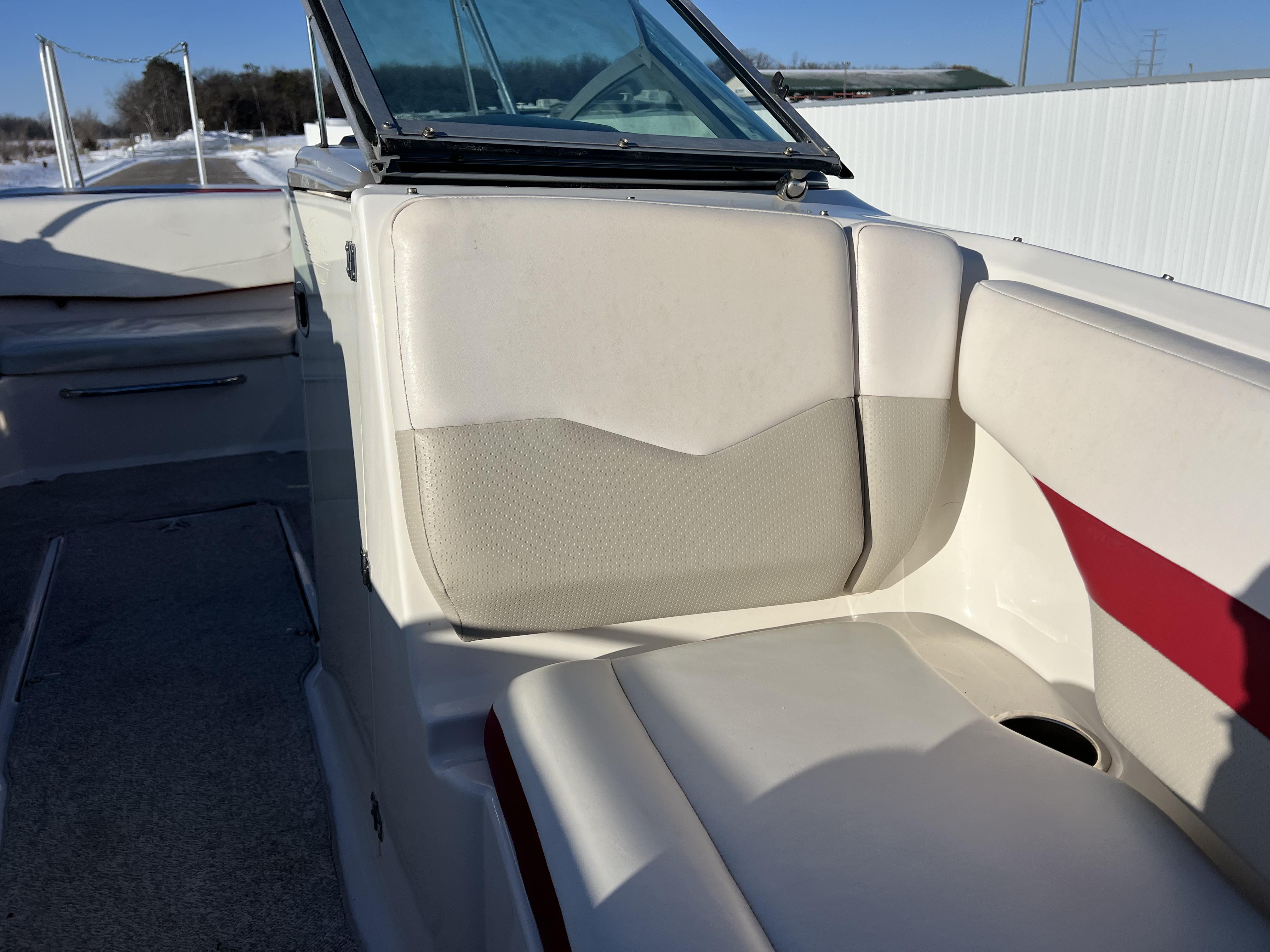 2010 CHAPARRAL 216 - Image 18