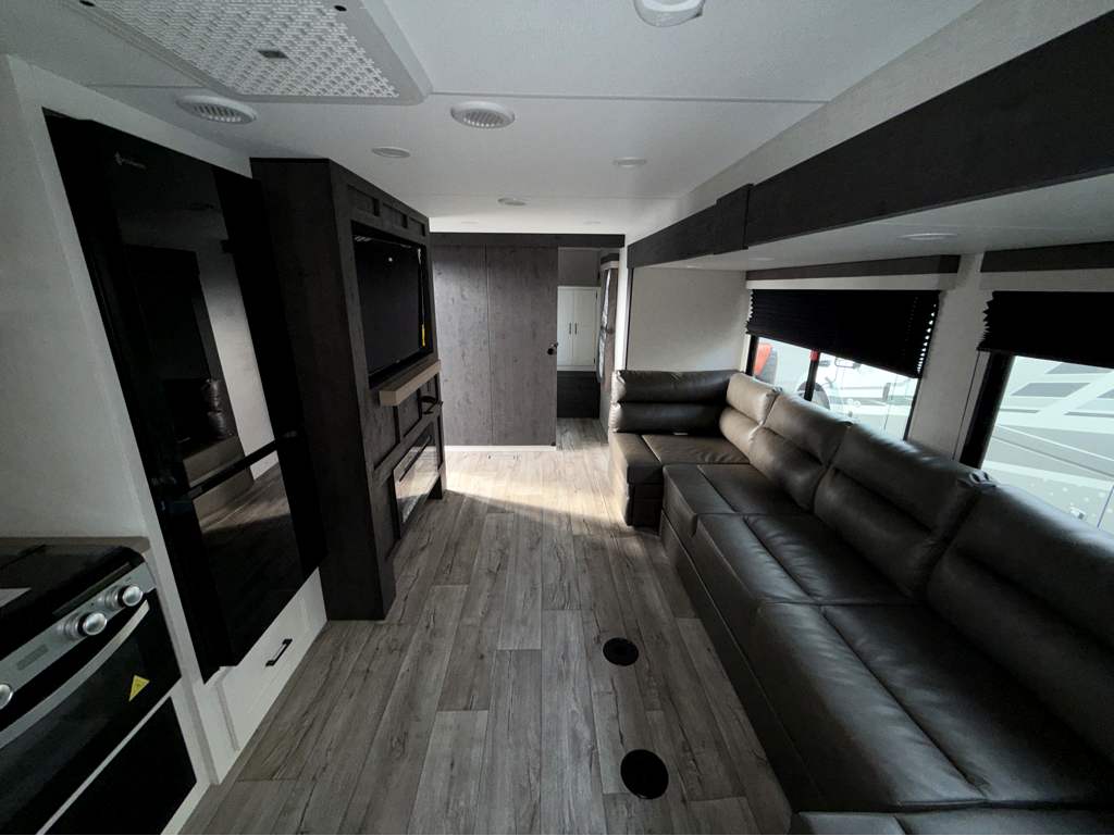 2026 VENTURE RV SIENNA 311VDB - Image 13