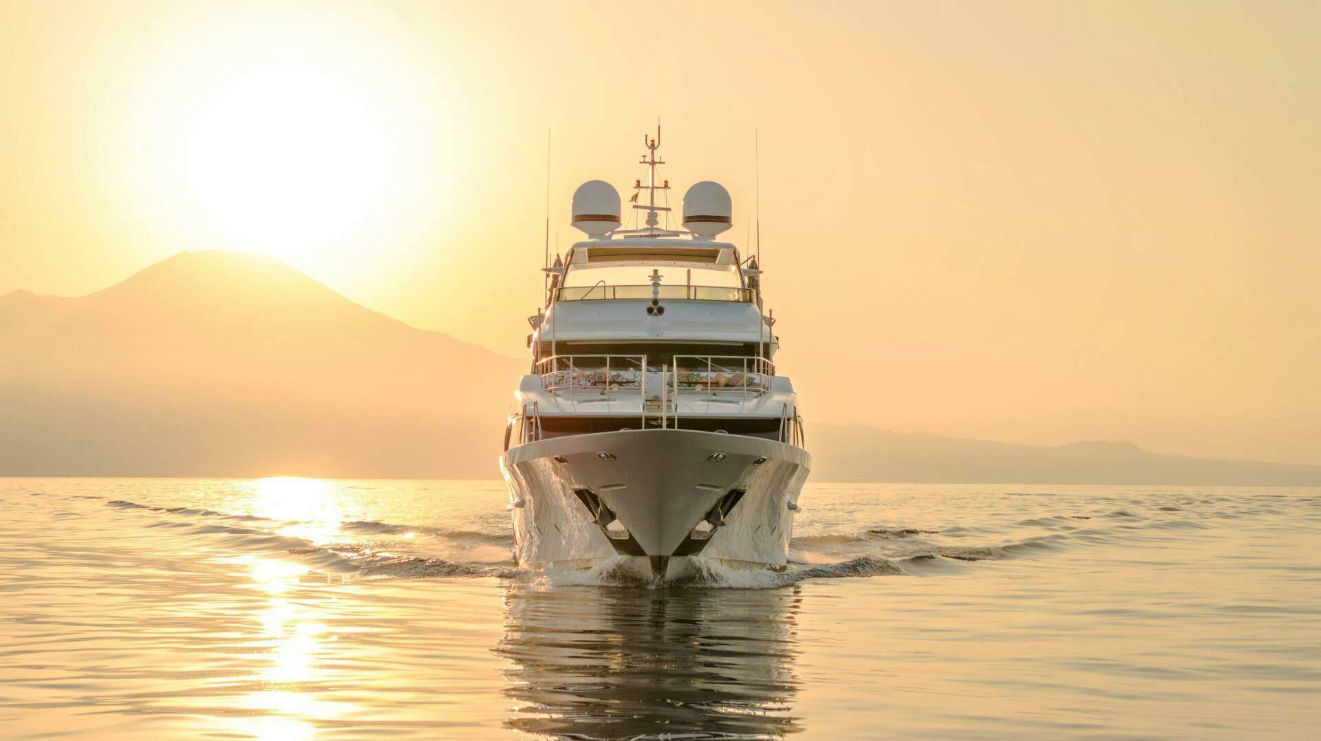 2015 Benetti Benetti Classic 121 - Image 3