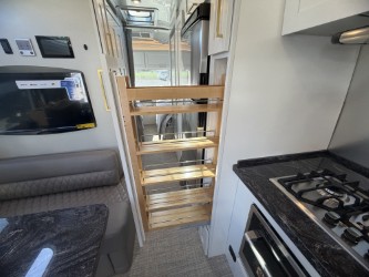 2026 AIRSTREAM CLASSIC 28RBT - Image 14