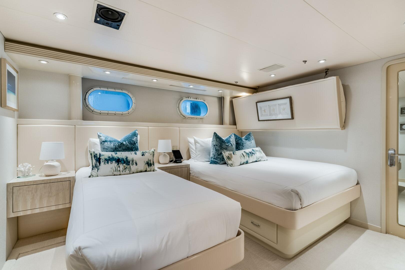 2001 Westship Skylounge - Image 40